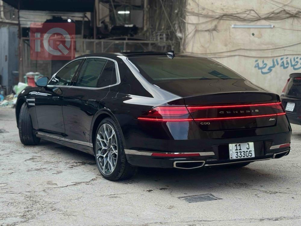 جێنسس G90